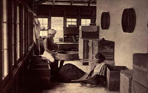 OLD-ceylon-tea-industry-1